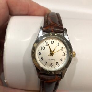 Ladies Advance brown genuine leather quartz watch